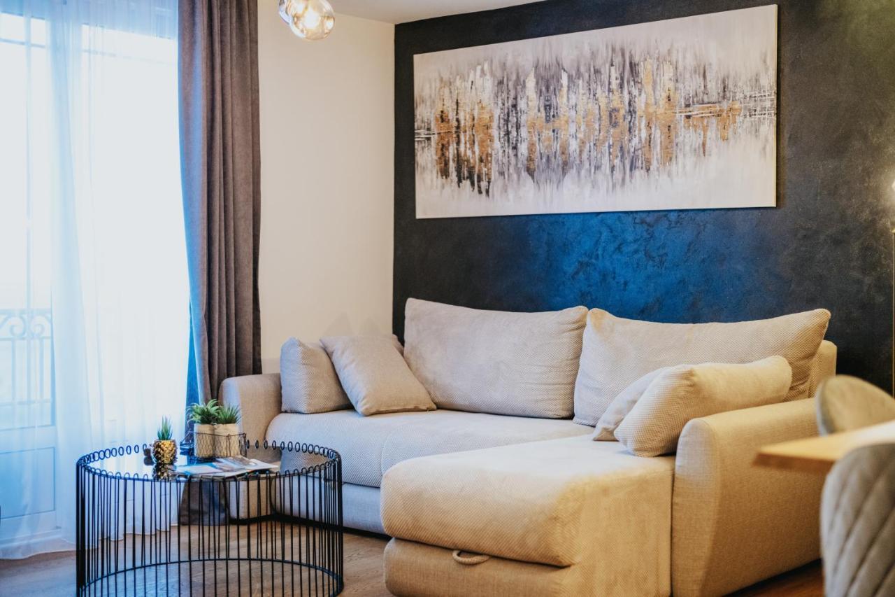 La Vida Apartment